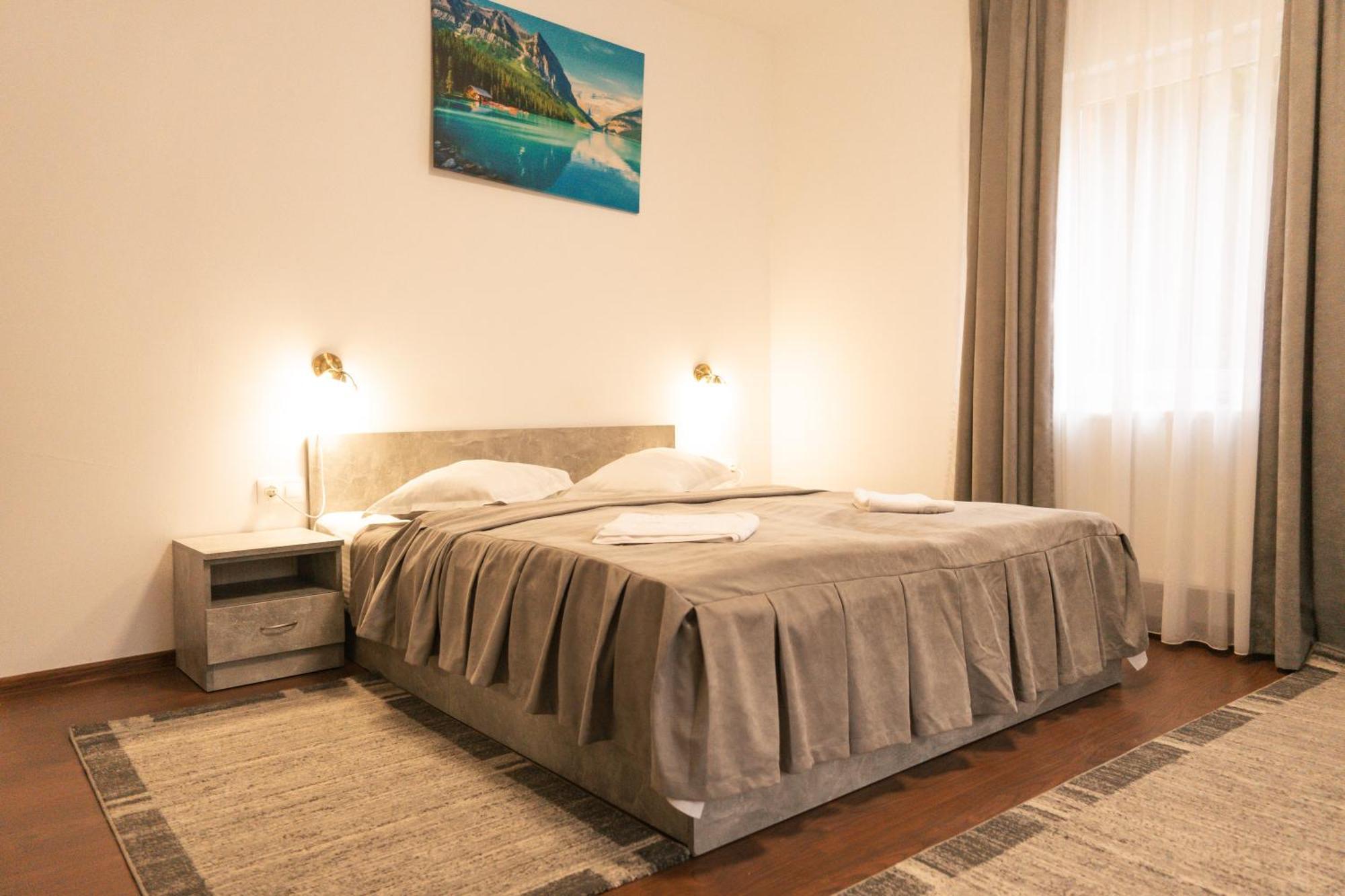 Vila Bradul ลากูโรซู ภายนอก รูปภาพ